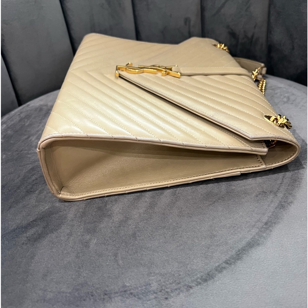 Sold. Yves Saint Laurent Classic Monogram Envelope tote and shoulder bag - Picture 7 of 17